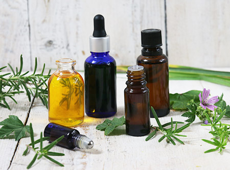 Comment lutter contre l'acné avec les huiles essentielles ? - Aroma-Zone